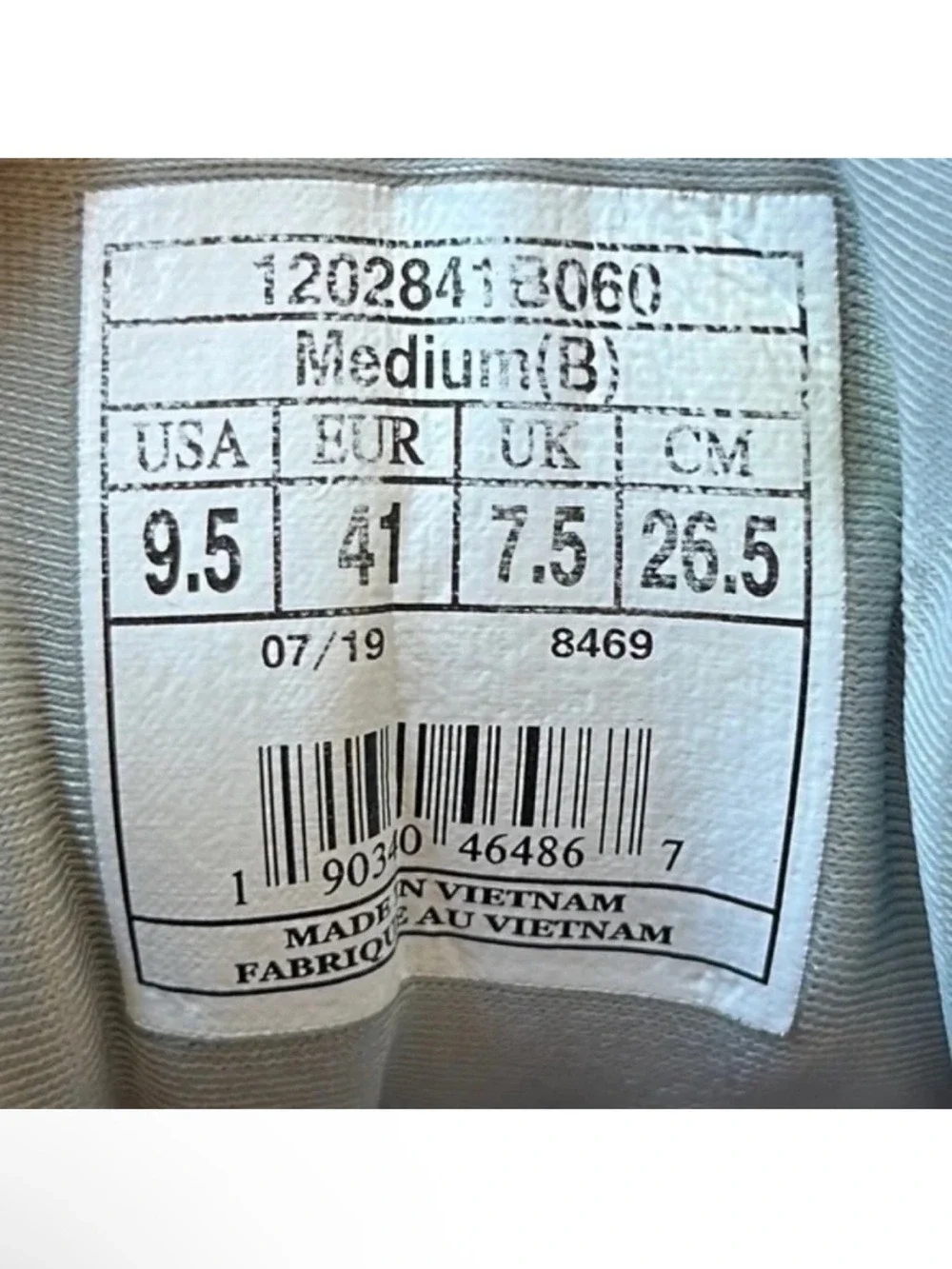 Brooks Adrenaline GTS 19 Road Running Shoes Gray White Womens Size 9.5